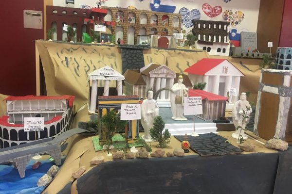 PROYECTO AXTERIX Y OBELIX DESCUBREN ROMA
