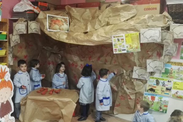 VIAJAMOS A LA PREHISTORIA A TRAVÉS DEL APRENDIZAJE BASADO EN PROYECTOS