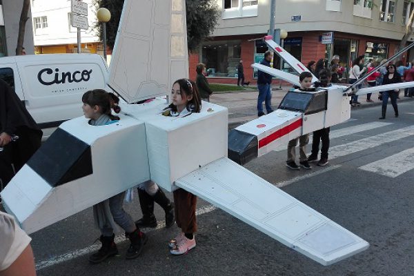 LLENAMOS DE ALEGRÍA EL BARRIO CON UN CARNAVAL DE CINE