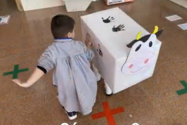NUESTROS PEQUES EN LA GRANJA