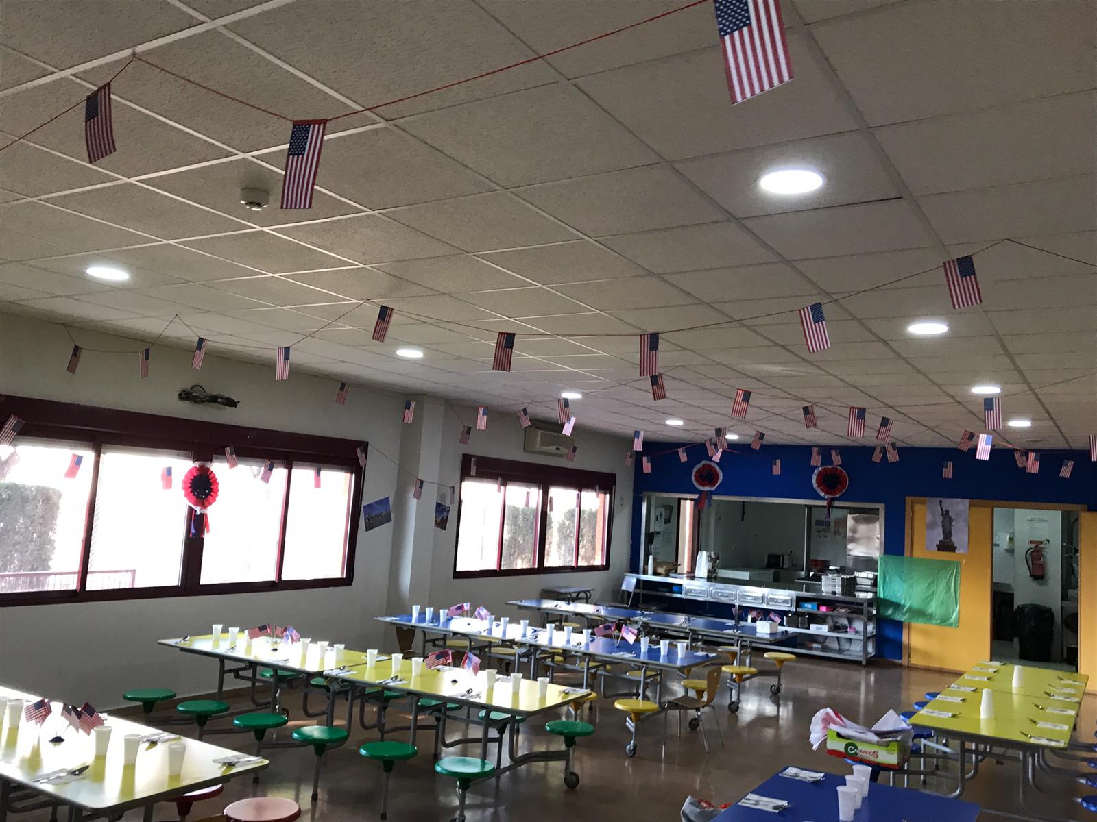 HOY ES EL GRAN DÍA, FIESTA AMERICANA EN NUESTRO COMEDOR
